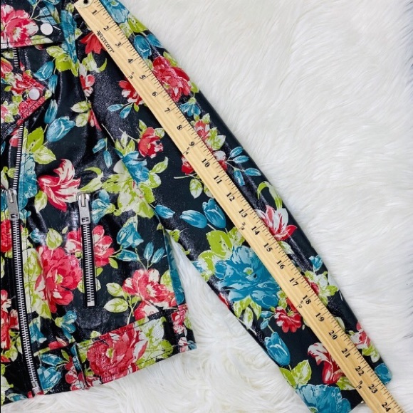 Walter Baker Lambskin Leather Floral Moto Jacket. - Picture 7 of 8